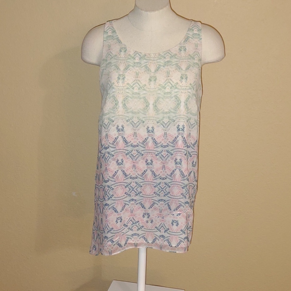 CAbi Off White/Pink Mosaic Print Sleeveless Tiered Blouse Size S